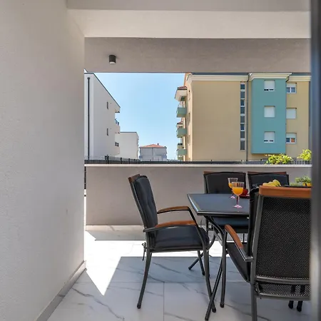Apartment Cvit