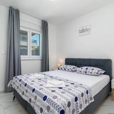 Cvit * Trogir
